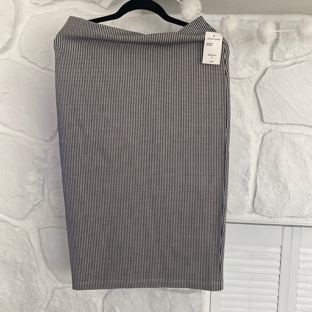 New with tags Sanctuary black and white checked Hounds tooth print skirt
